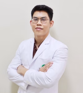 ชื่อ : นายแพทย์สมชาย กลับกลาย