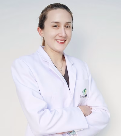  ชื่อ: แพทย์หญิงคริสทีน โรจจวัฒน์ 